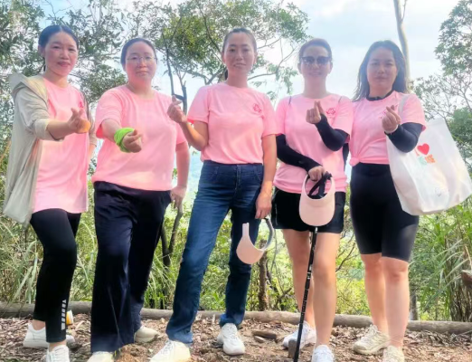 興千田集團(tuán)女職工參加興富社區(qū)“健步新征程，巾幗綻芳華”徒步活動(dòng)6